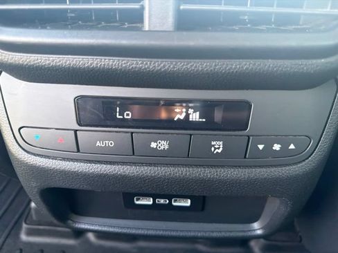 Used 2023 Honda Pilot Touring image 23