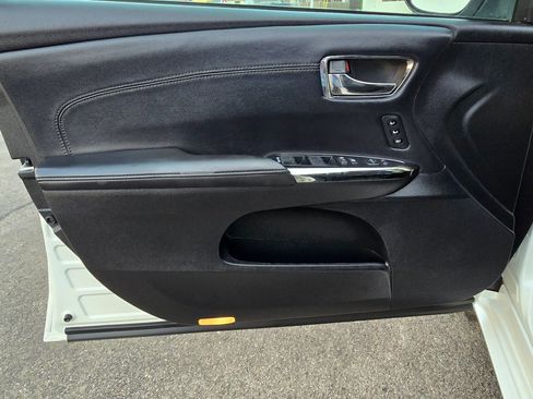 Used 2013 Toyota Avalon XLE Premium image 32