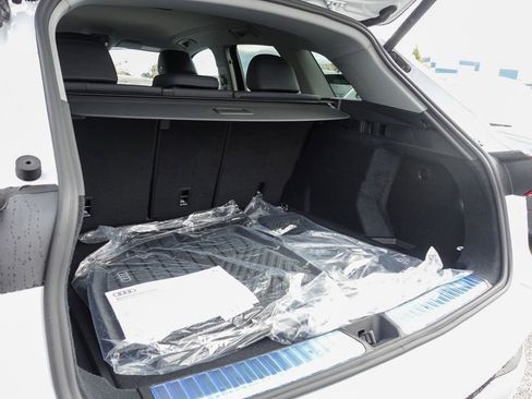 New 2025 Audi Q5 Premium image 26