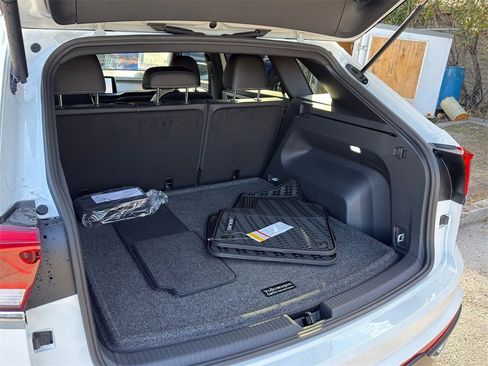 New 2026 Volkswagen Atlas Cross Sport SE image 10