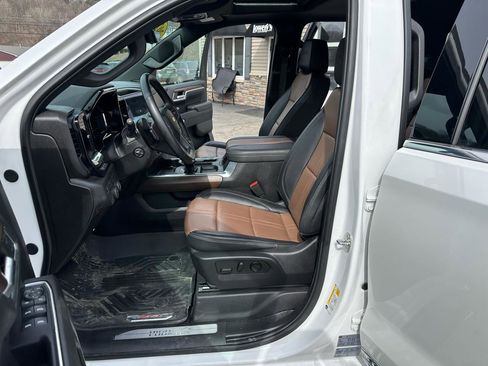 Used 2024 Chevrolet Silverado 1500 High Country w/ Technology Package image 8