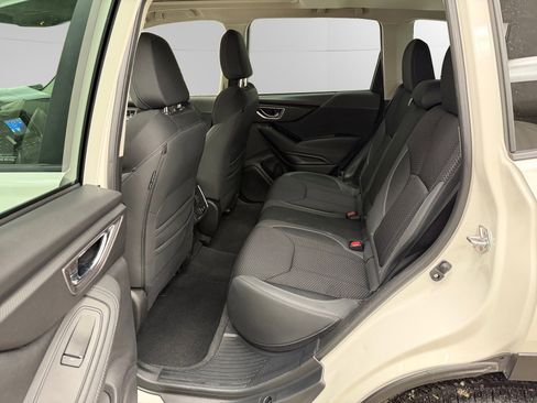 Used 2023 Subaru Forester Premium image 13