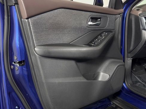 Used 2022 Nissan Rogue SV image 27