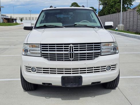 Used 2012 Lincoln Navigator L 2WD image 3