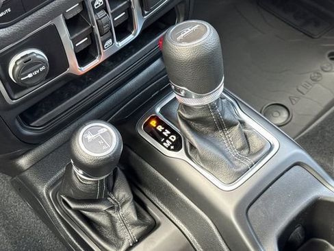 New 2025 Jeep Gladiator Sport AWD/4WD image 21