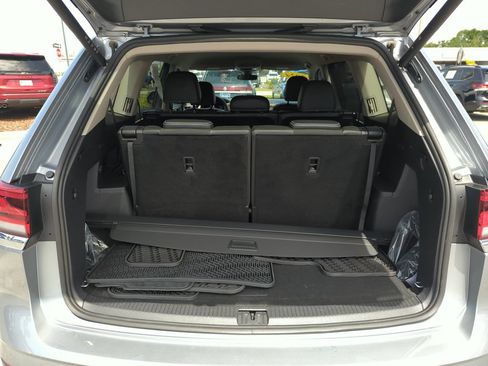 Used 2024 Volkswagen Atlas SE FWD image 19
