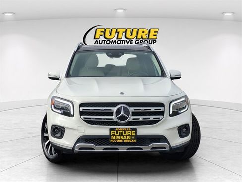 Used 2021 Mercedes-Benz GLB 250 4MATIC image 2
