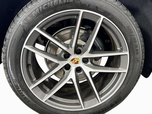 Used 2026 Porsche Macan AWD/4WD image 34