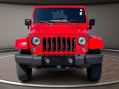 Used 2018 Jeep Wrangler Unlimited Altitude image 3