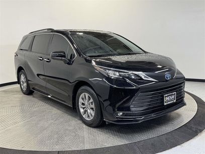 Used 2025 Toyota Sienna XLE w/ XLE Plus Package
