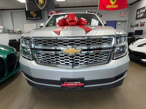 Used 2020 Chevrolet Suburban LT image 3