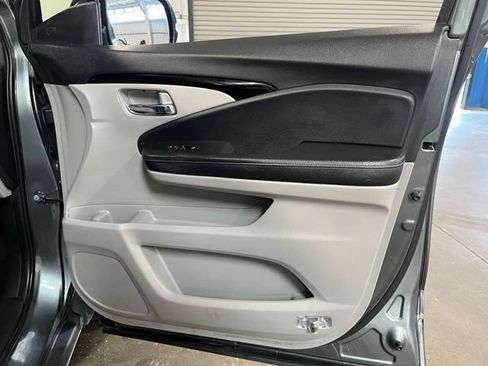 Used 2018 Honda Ridgeline RTL-E image 13