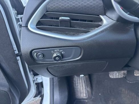 Used 2023 Chevrolet Malibu LT image 19