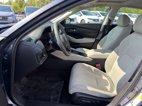 Used 2024 Honda Accord EX image 11