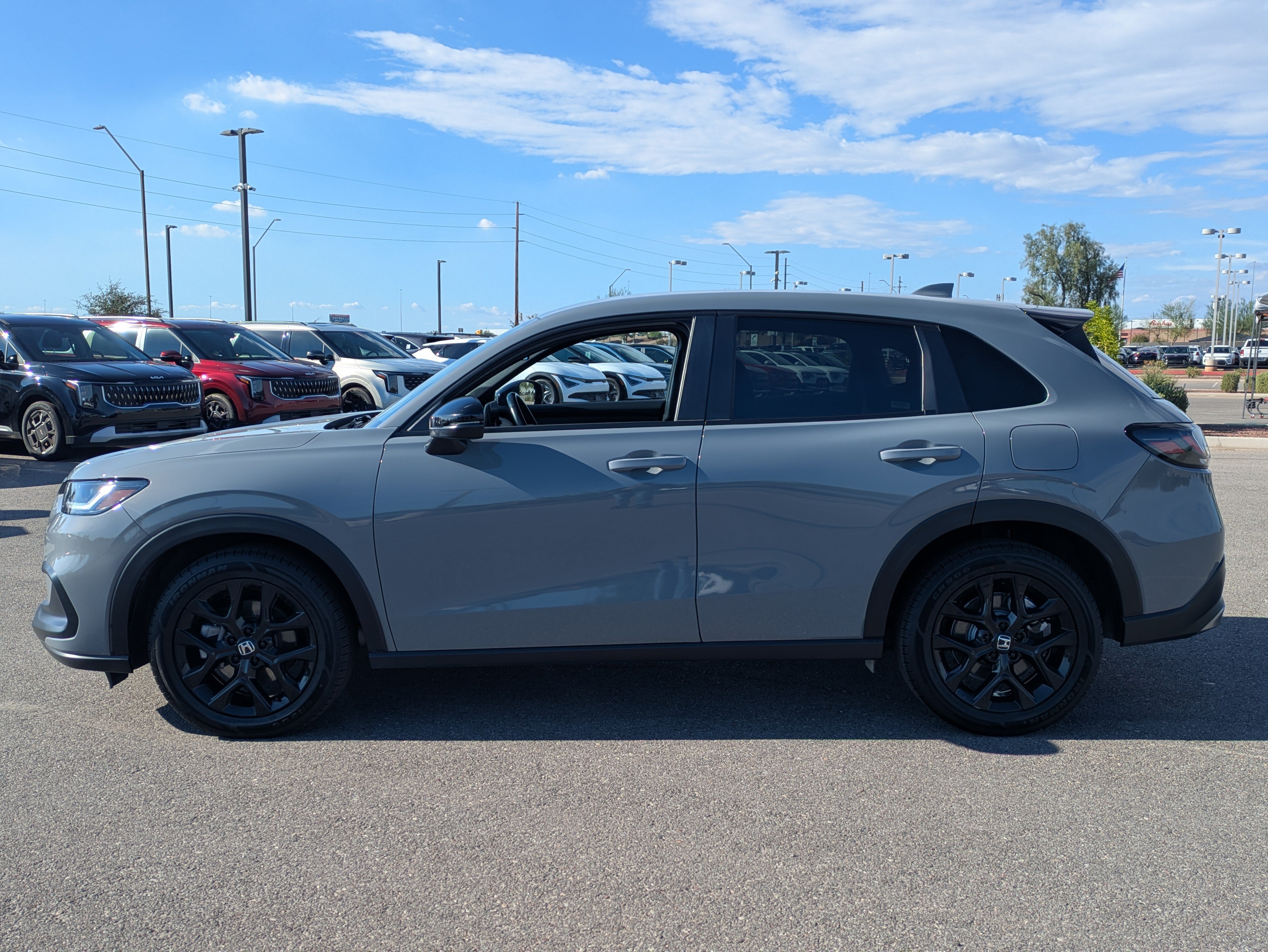 Used 2025 Honda HR-V Sport image 2