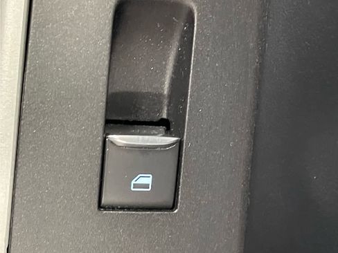 Used 2020 Ford Explorer XLT w/ Equipment Group 202A image 44