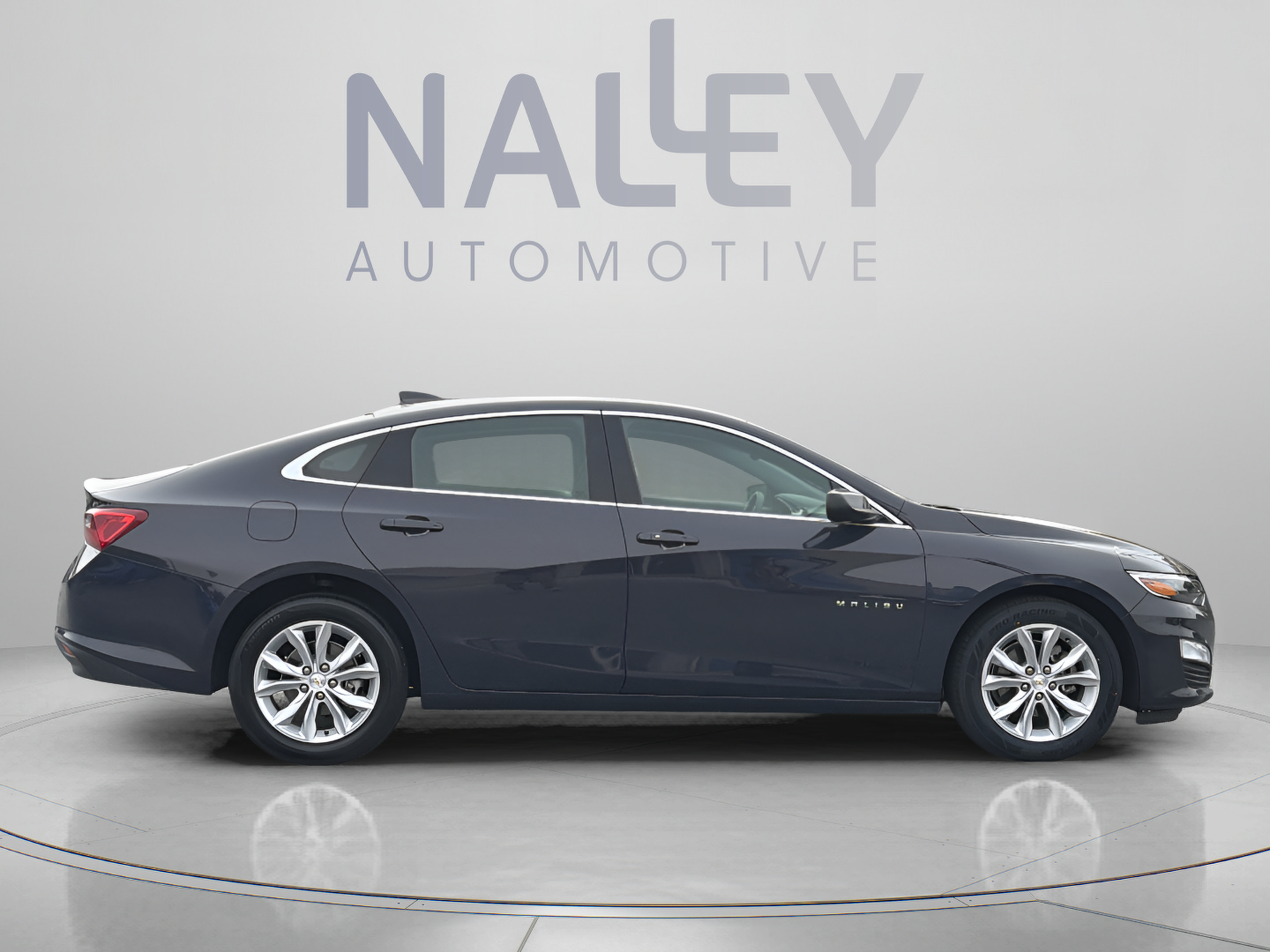 Used 2025 Chevrolet Malibu LT FWD image 6
