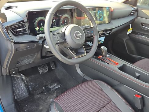 New 2026 Nissan Kicks SR w/ Cold Weather Package image 11