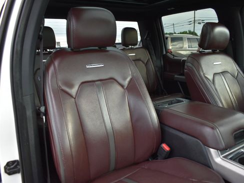 Used 2016 Ford F150 Platinum w/ Equipment Group 701A Luxury AWD/4WD image 30
