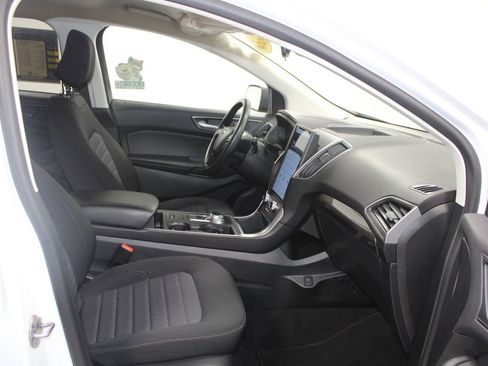 Used 2024 Ford Edge SE image 23