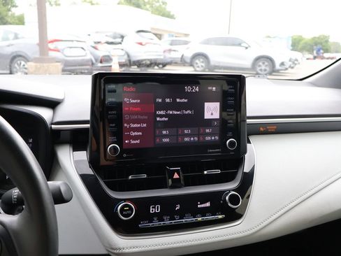 Used 2022 Toyota Corolla SE FWD image 19