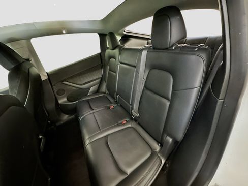 Used 2023 Tesla Model Y Long Range image 30