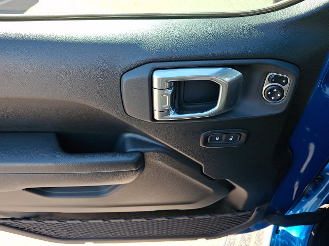 Used 2023 Jeep Gladiator Sport AWD/4WD image 12