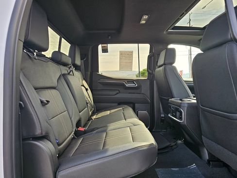 Certified 2024 Chevrolet Silverado 1500 High Country w/ Technology Package AWD/4WD image 19