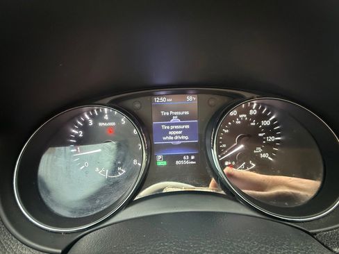 Used 2018 Nissan Rogue SV FWD image 15