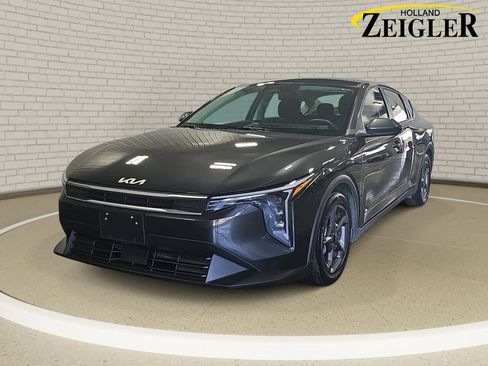 Used 2025 Kia K4 FWD image 1