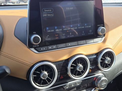 Used 2025 Nissan Sentra SV w/ SV Premium Package image 27