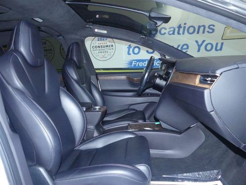 Used 2018 Tesla Model X 75D AWD/4WD image 9