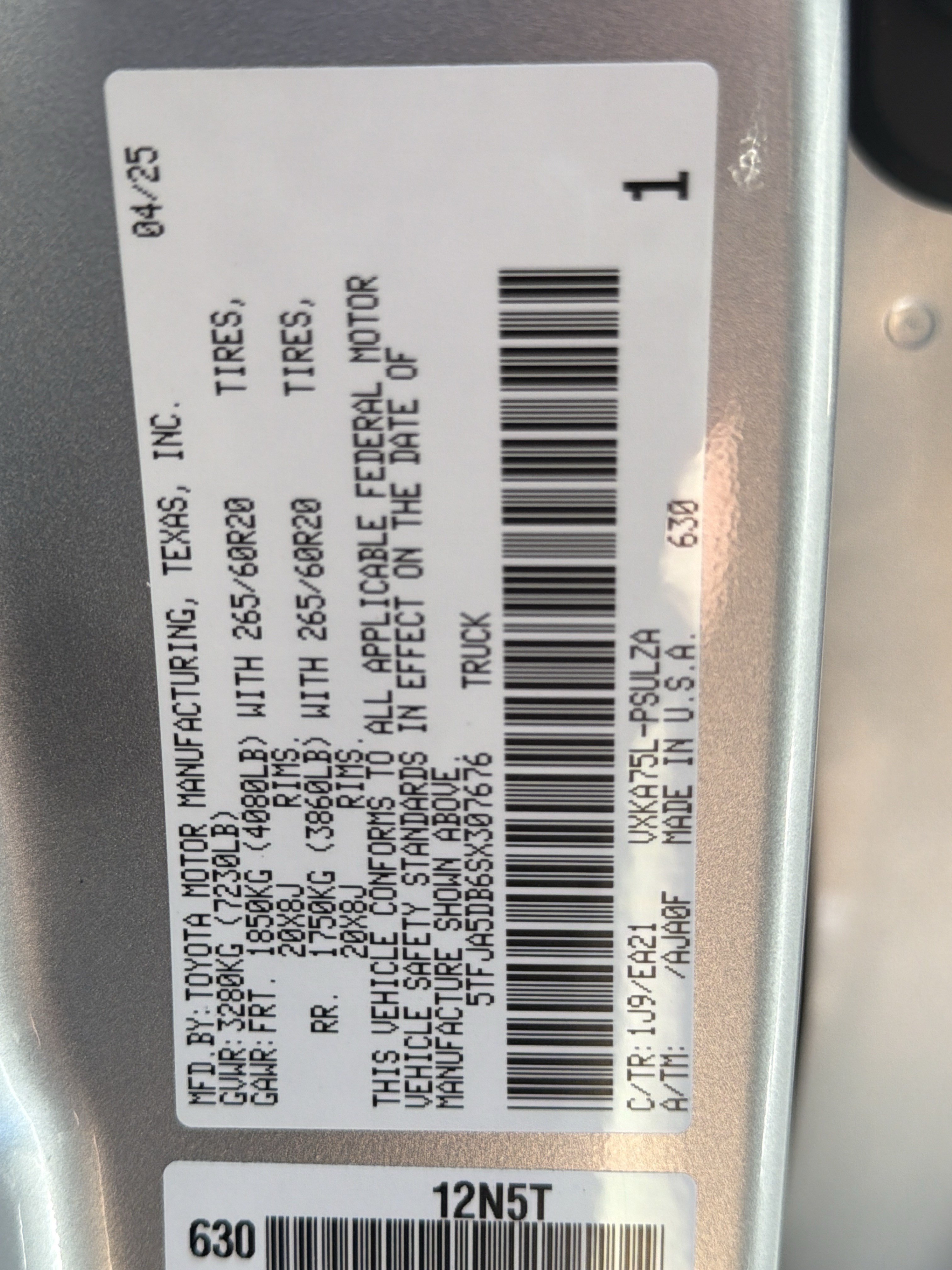 Used 2025 Toyota Tundra Limited AWD/4WD image 33