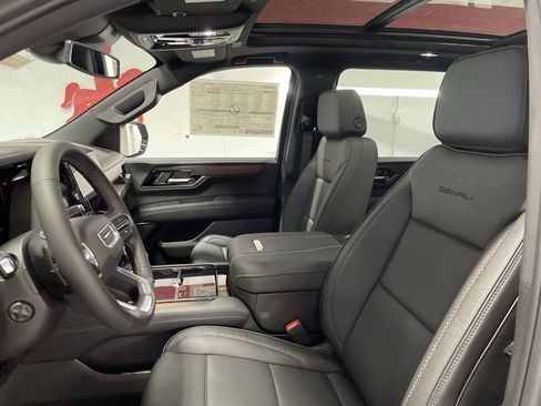 New 2026 GMC Yukon XL Denali image 16