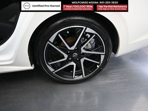 Used 2025 Nissan Sentra SR FWD image 13