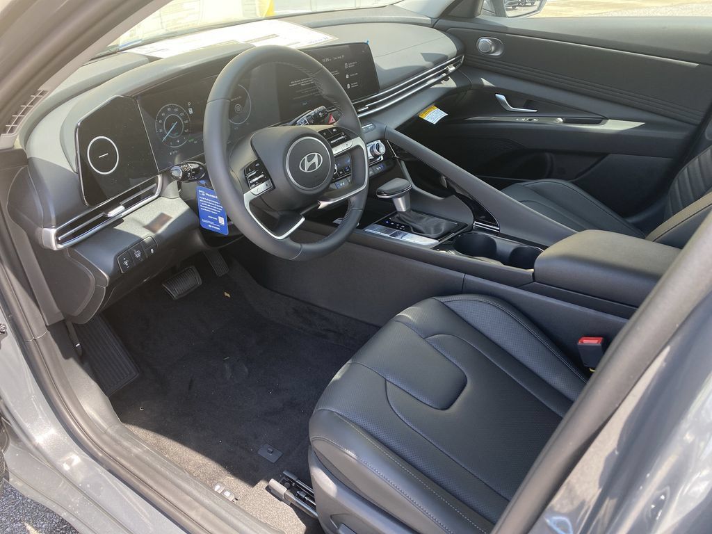 New 2026 Hyundai Elantra Limited FWD image 10