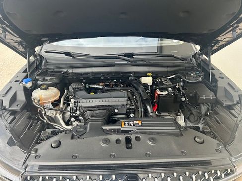 Used 2024 Lincoln Nautilus Reserve AWD/4WD image 3