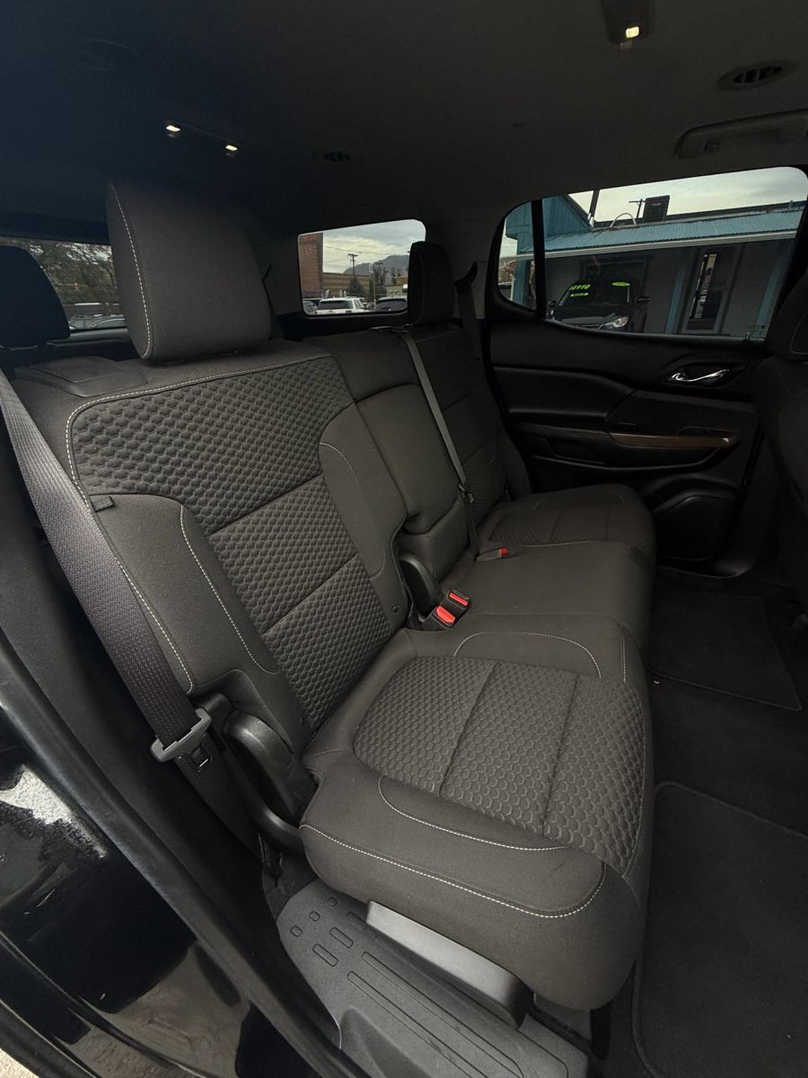 Used 2018 GMC Acadia SLE AWD/4WD image 16