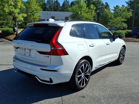 Certified 2024 Volvo XC60 B5 Plus w/ Protection Package Premier AWD/4WD image 3