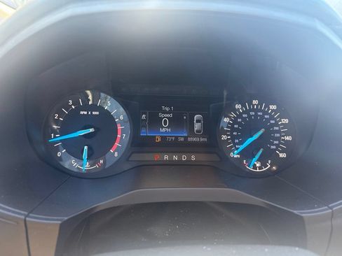 Used 2017 Ford Edge SE FWD image 12