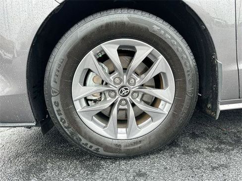 Certified 2024 Toyota Sienna XLE w/ XLE Plus Package image 11