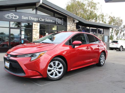 Used 2021 Toyota Corolla LE FWD image 1