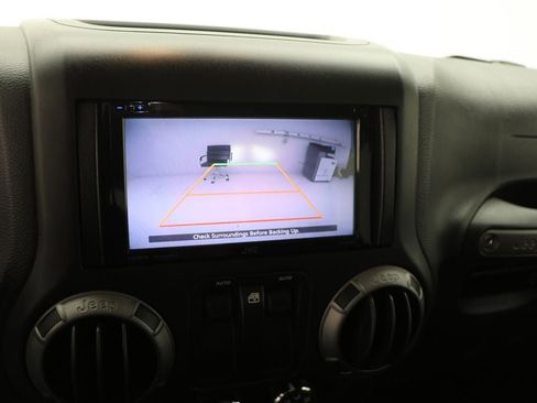 Used 2016 Jeep Wrangler Sport image 20