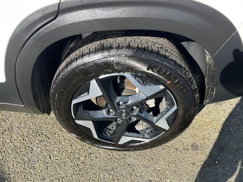 Used 2025 Kia Seltos S image 32