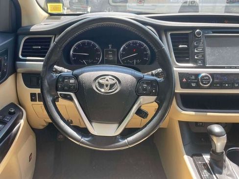 Used 2016 Toyota Highlander Limited AWD/4WD image 16