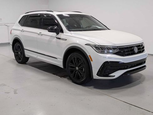 Used 2022 Volkswagen Tiguan SE R-Line AWD/4WD image 6