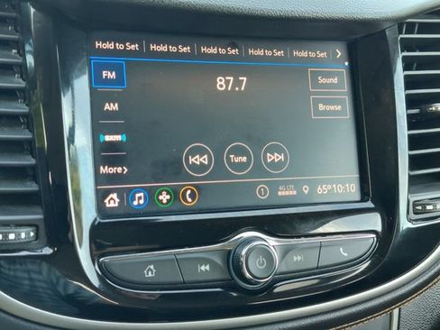 Used 2020 Chevrolet Trax LT w/ LT Convenience Package FWD image 27