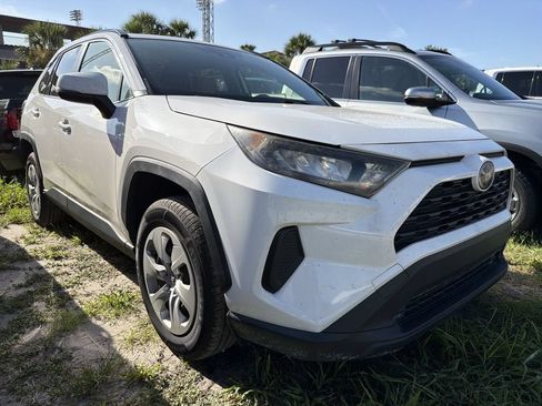 Used 2019 Toyota RAV4 LE FWD image 1