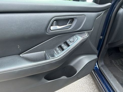 Used 2024 Nissan Rogue SV AWD/4WD image 15
