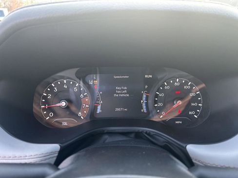 Used 2023 Jeep Compass Limited image 19